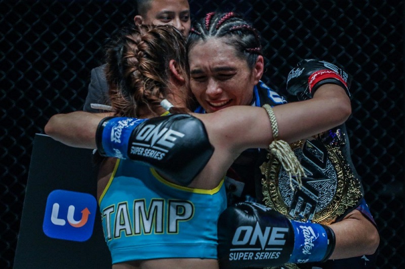 Covid-19 không thể cản được tình yêu võ thuật của fan ONE Championship